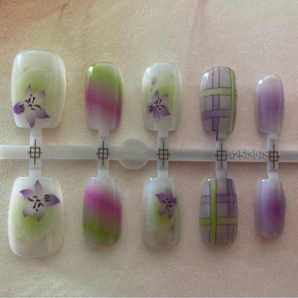 [XS] 💅 10Pcs Wearable Press on Nail Short Square Purple Flowers Green Pink White